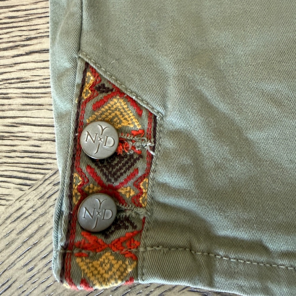 NYDJ Olive Green Cropped Pants Embroidered Hem Button Detail Size 2 - Picture 14 of 14
